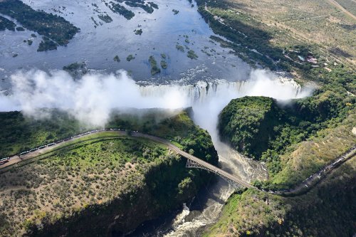 Victoria Falls (Zimbabwe) - Vue aérienne des chutes(VO-25-0709)
