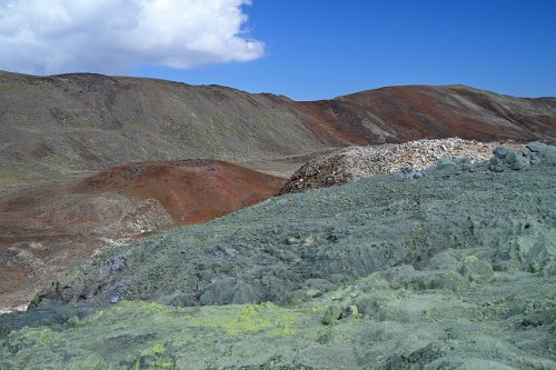 Volcan Sierra Negra (Isabela, Galapagos, Equateur) - Montagnes volcaniques colorées à l'ouest des mines de souffre (Dulfur fumaroles) : (VO-26-0714)