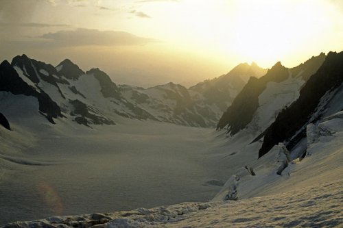 Glacier Blanc au lever du soleil (vu du Dôme des Ecrins)(M 1087)