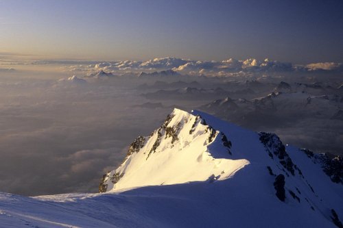 Rocher du Mont Blanc au lever du soleil(M 1570)