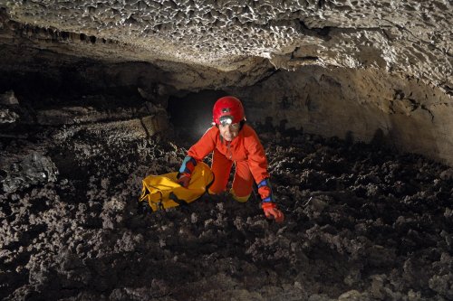 Hawaï (USA) - Tube de lave - Manu Nui - Ramping sur des laves aa(sp-08-0257)