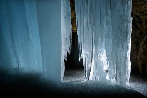 Eiskogelhöhle (Tennengebirge, Autriche) - Détail de colonnes de glace(SP 11-0496)