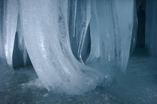 Eiskogelhöhle (Tennengebirge, Autriche) - Détail coulées de glace(SP 11-0510)