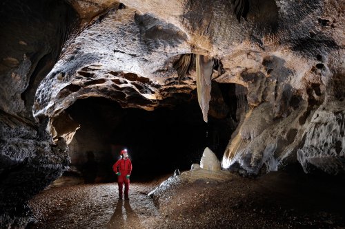 Predjama (Slovénie) - Galerie active avec stalactite et stalagmite(SP-12-0369)