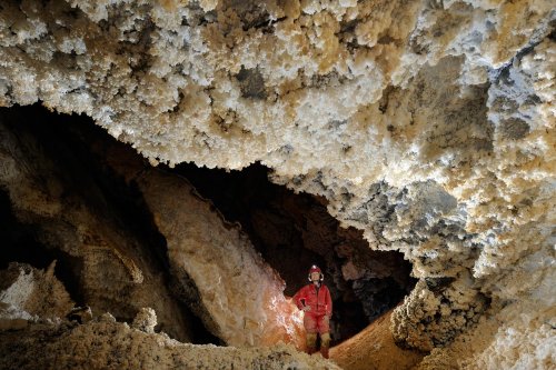 Josef Egyi Barlang (Hongrie) - Galerie avec parois couvertes de cristaux de gypse(SP-12-0523)