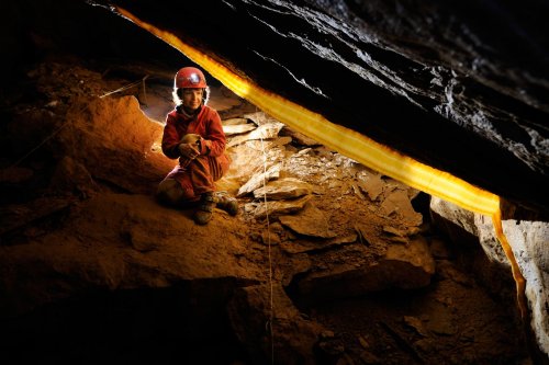 Pal Volgyi Barlang (Hongrie) - Draperie fine dans galerie(SP-12-0583)