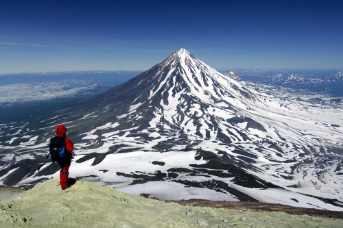 Russsie. Kamtchatka. Volcan Koryasky vu depuis L'Avachinsky. (V 2006-0404)