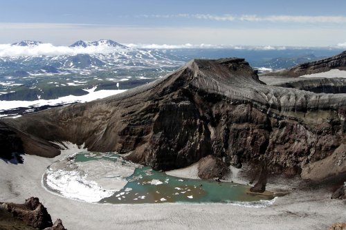 Russie. Kamtchatka. Lac de cratère du volcan Gorely.(V 2006-0592)