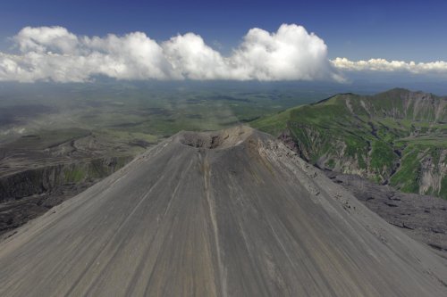 Russie. Kamtchaka. Volcan Karimsky.(V 2006-0931)
