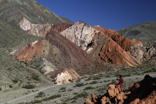 Argentine. Région de Jujuy. Montagnes colorées de Pumamarca.(V 20-07-0816)
