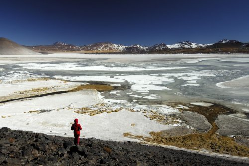 Chili. Altiplano. Laguna de Aguas Calientes sur la route du Paso Sico.(V 2007-1156b)