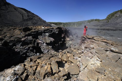 Hawaï - Big Island : cratère du Kilauea Iki - Fumerolles sur les flancs du cratère(vo-08-0072)