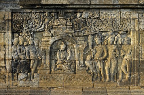 Java. Bas reliefs du temple de Borobudur.(VOY 09-0192)