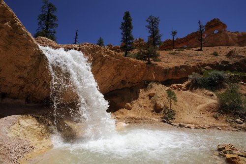 Bryce Canyon (Utah). Cascade dans Water Canyon.(VOY 09-0856)