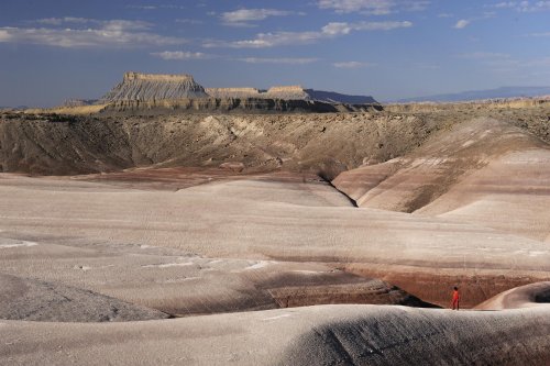 Capitol Reef (Utah). Collines de Bentonite dans la pertie nord du parc.(VOY 09-1452)