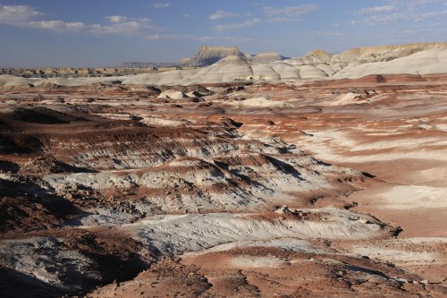 Capitol Reef (Utah). Collines de Bentonite dans la partie nord du parc.(VOY 09-1480)