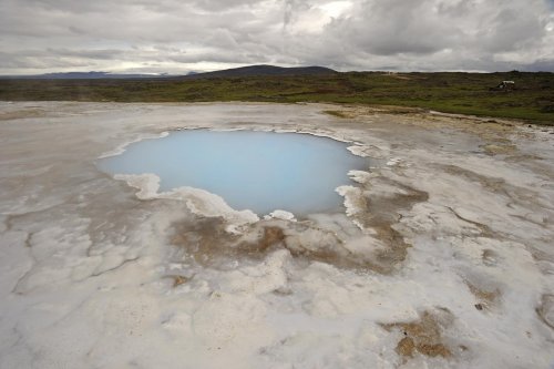 Hveravellir. Vasque d'eau chaude.(VOY 10-0274)