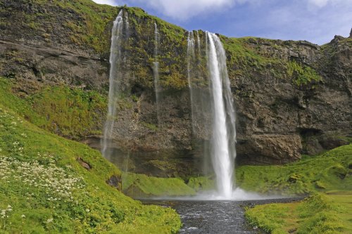 Cascade de Seljalandafoss.(VOY 10-0699)