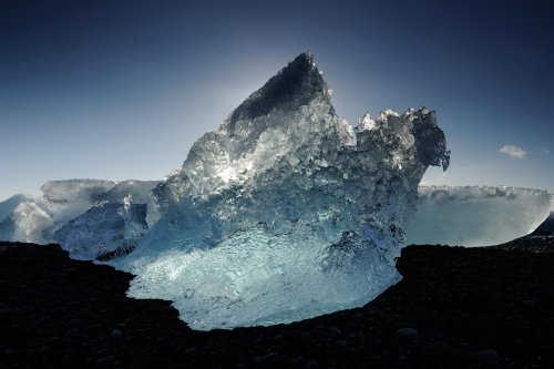 Islande - Blocs de glace sur la plage provenant de la lagune du Jokulsarlon(VO 11-0233)