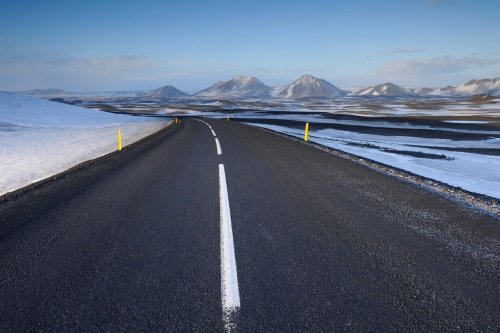 Paysages glacés au lever du soleil sur la route n°1 entre Egilsstadir et Myvatn
(VO 11-0352)