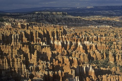 Bryce Canyon (Utah). Inspiration Point, vue générale du cirque.(V 05597)