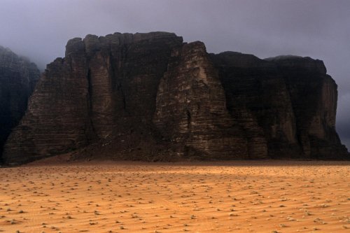 Désert du Wadi Rum sous le mauvais temps.(VOY 06287)