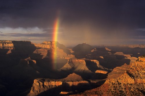 Grand Canyon. Coucher de soleil avec arc-en-ciel à Mather Point(V 08463)