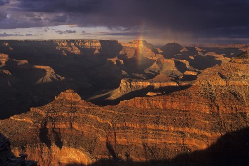 Grand Canyon. Coucher de soleil avec arc-en-ciel à Mather Point(V 08467)