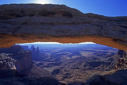 Canyonland National Park (Utah). Mesa Arch.(V 09133)