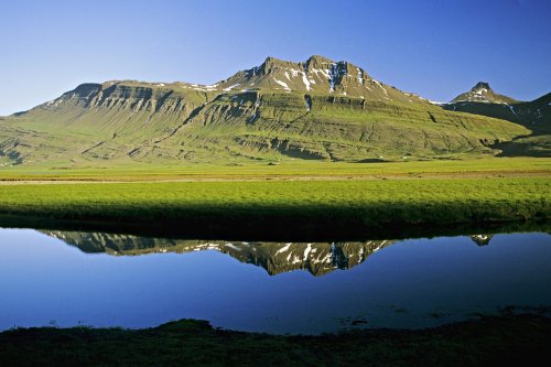 Paysage dans l'est de l'Islande.(V 10085)