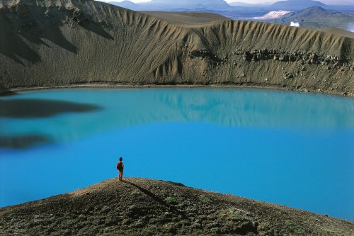 Islande. Lac du volcan Viti près de Myvatn.(V 10265)