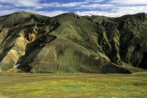 Islande. Vallée de Vondugiljaaurar dans le massif du Landmannalaugar.(V 10980)