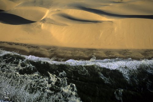 Côte Atlantique du désert du Namib(V 15365)