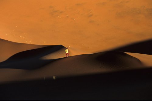 Désert du Namib. Jeux de lumière au lever du soleil(V 16030)