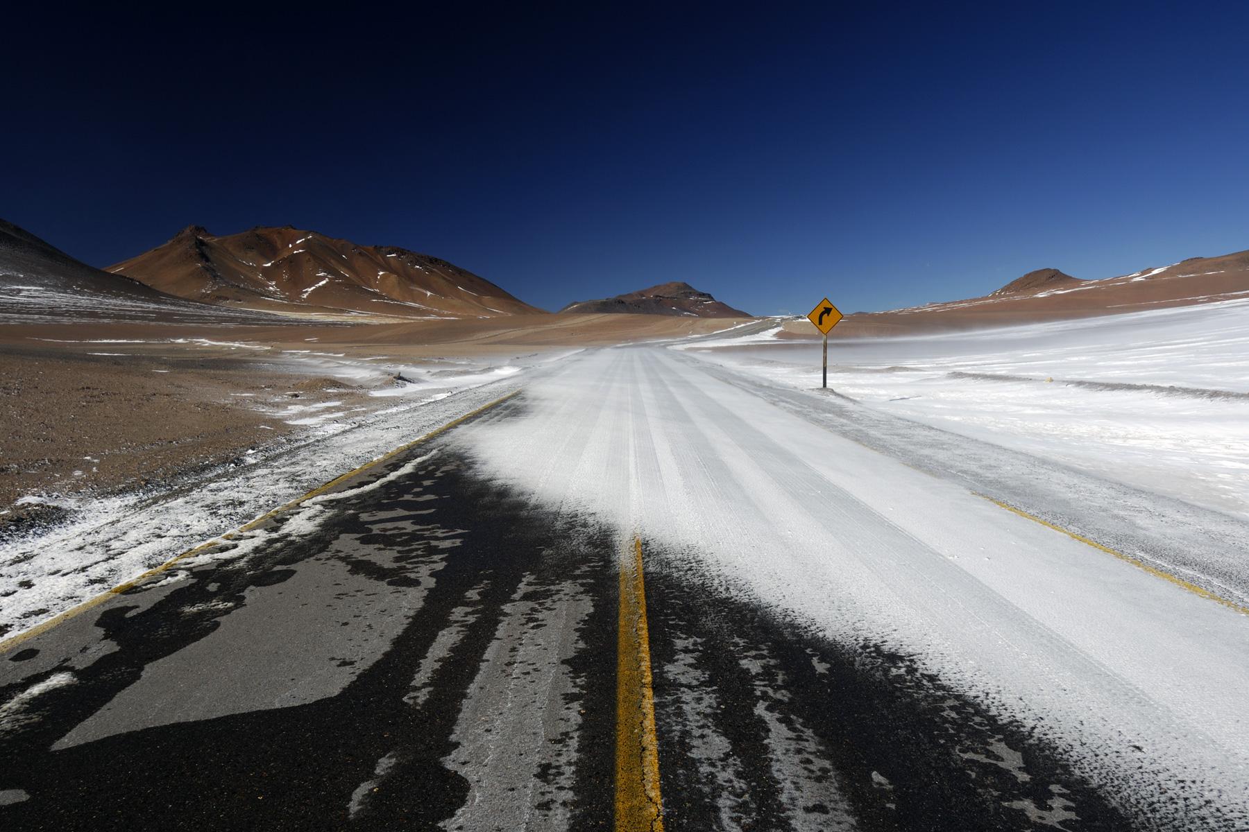 Chili. Route du col de Jama entre San Pedro de Atacama et Salta en Argentine.