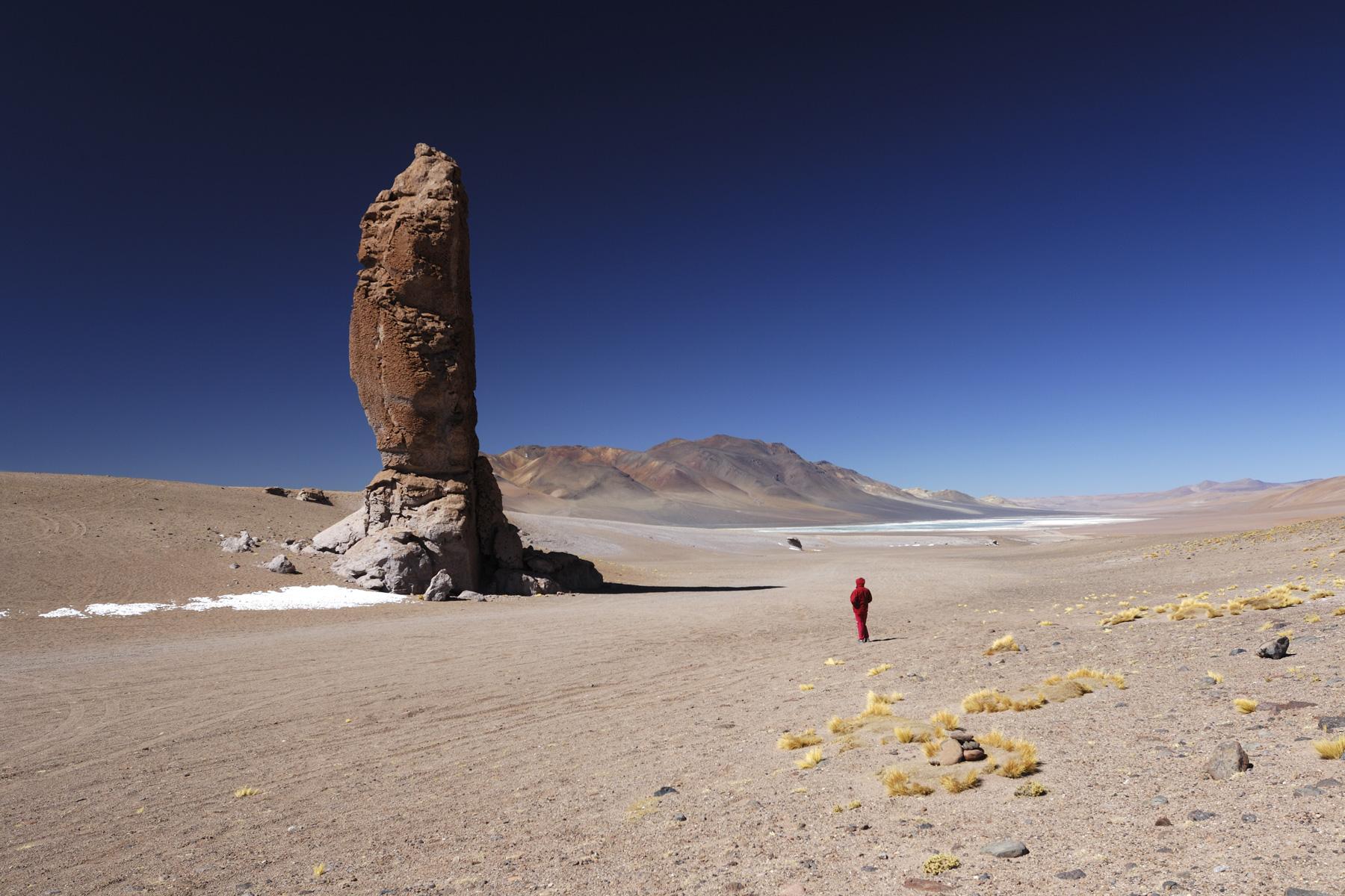 Chili. Rochers de Tara au bord de la route du col de Jama entre San pedro de Atacama  et Salta en Argentine.