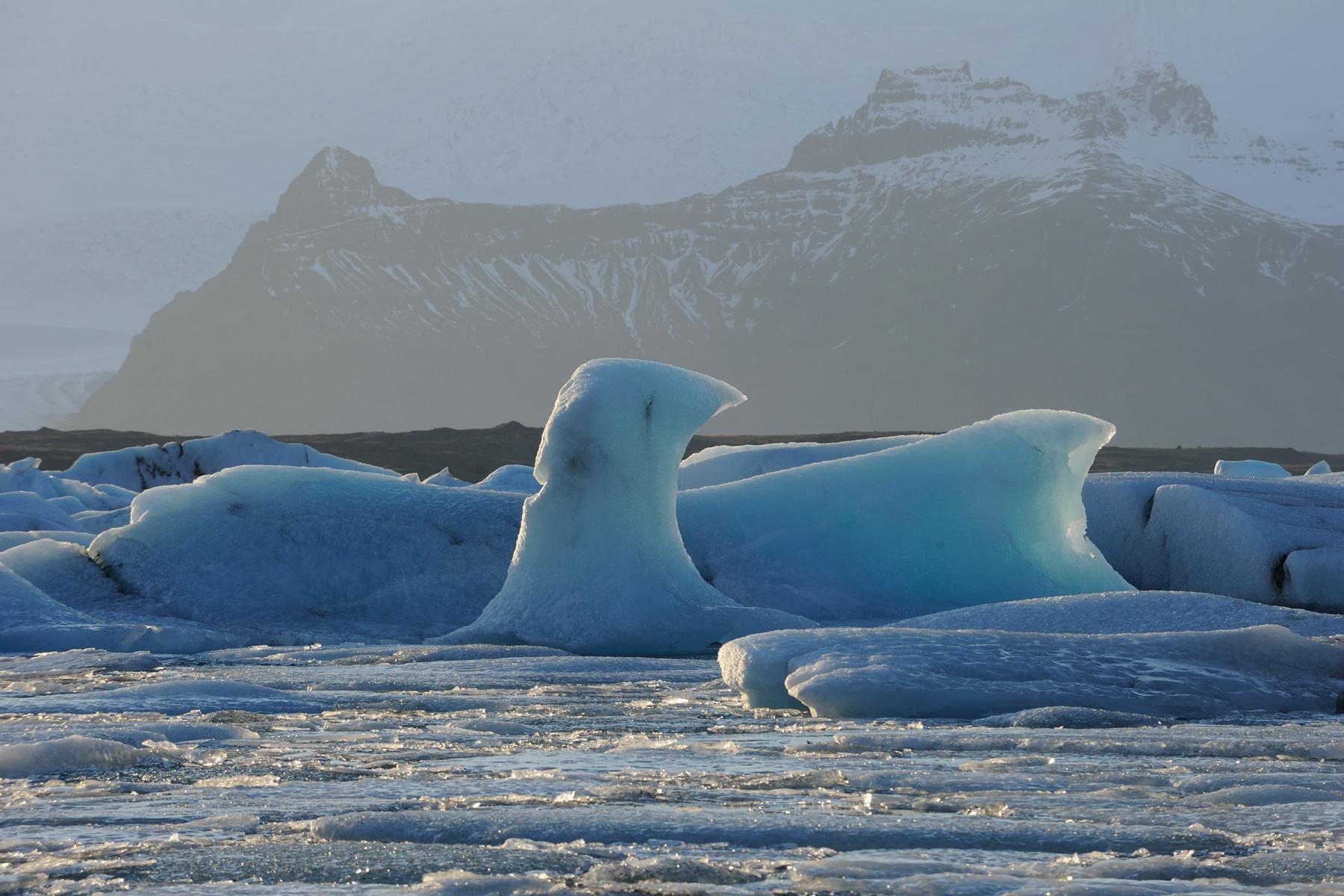 Islande - Petits icebergs dans la lagune du Jokulsarlon