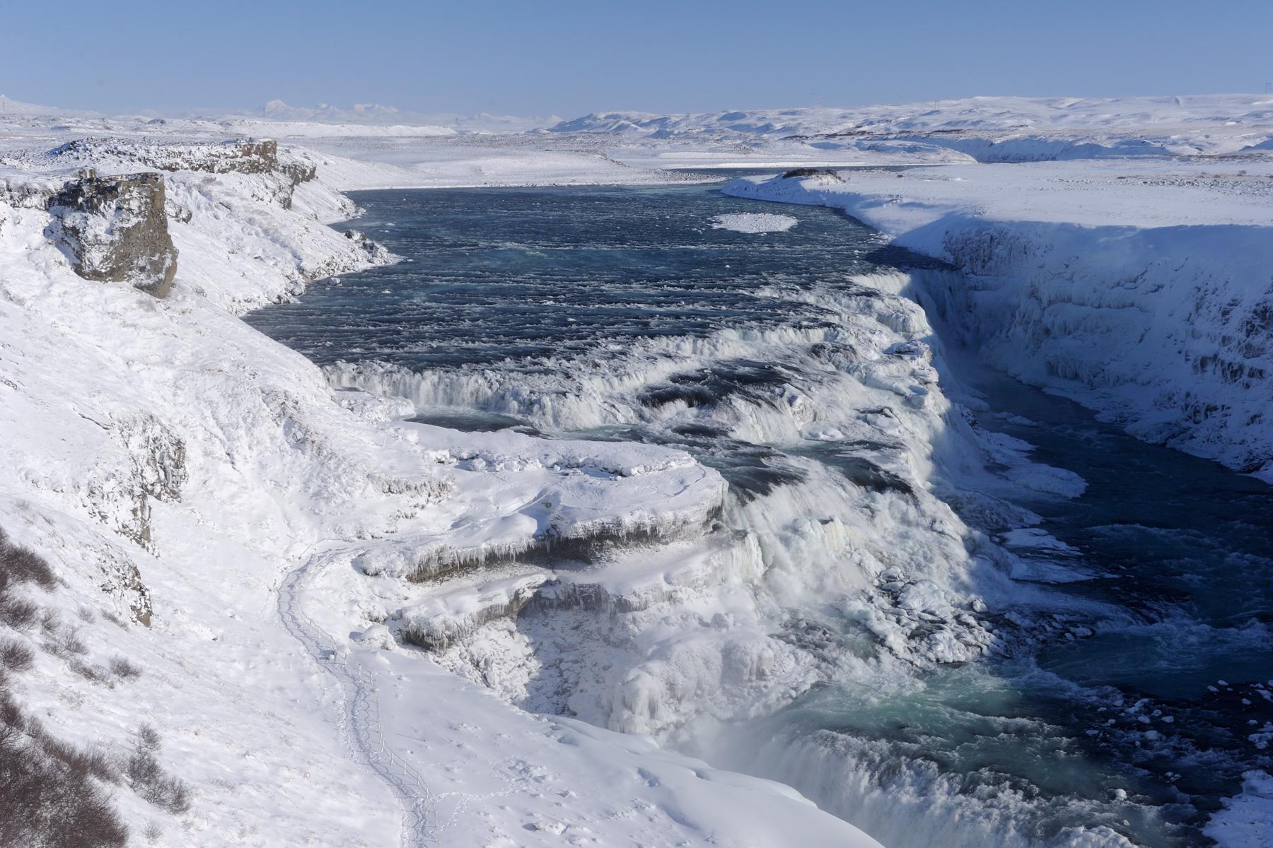 Islande - Cascade de Gullfoss prise par la glace (vue d'ensemble)