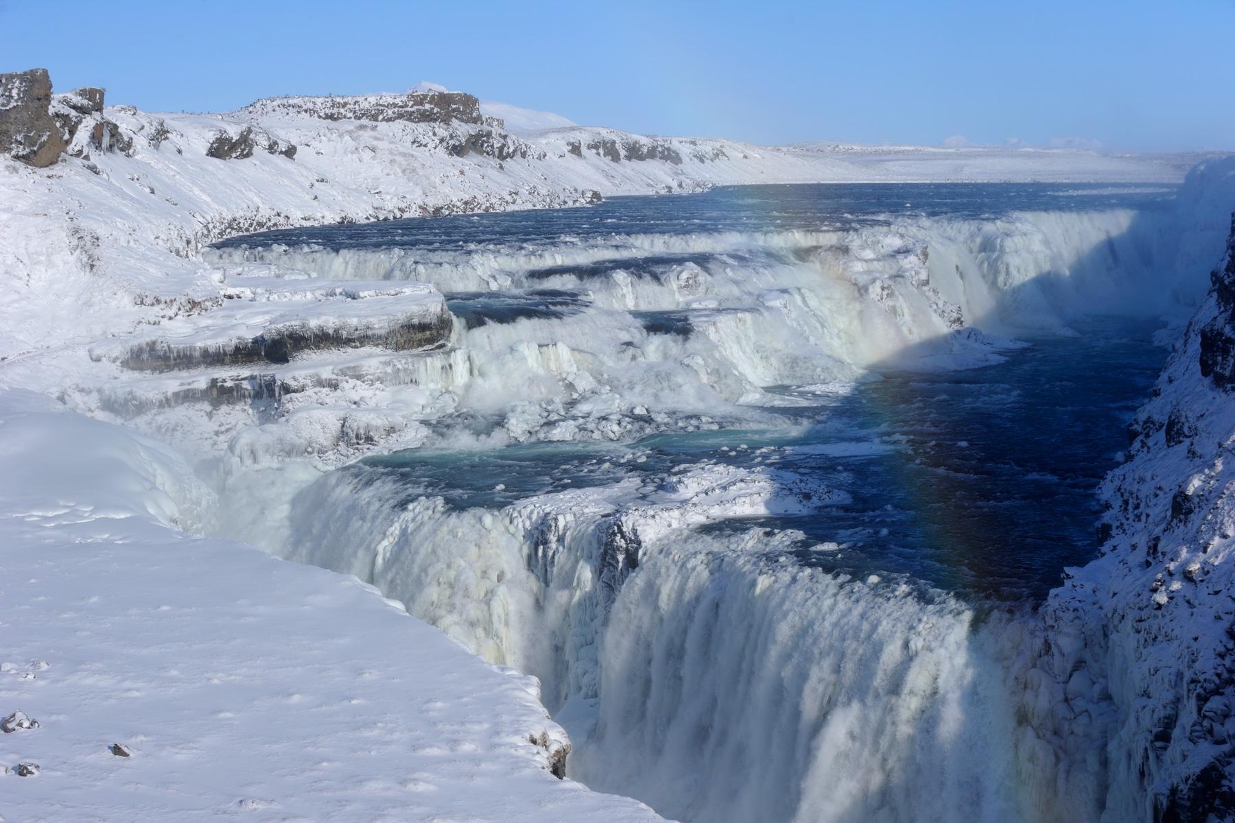 Islande - Cascade de Gullfoss prise par la glace (vue d'ensemble)