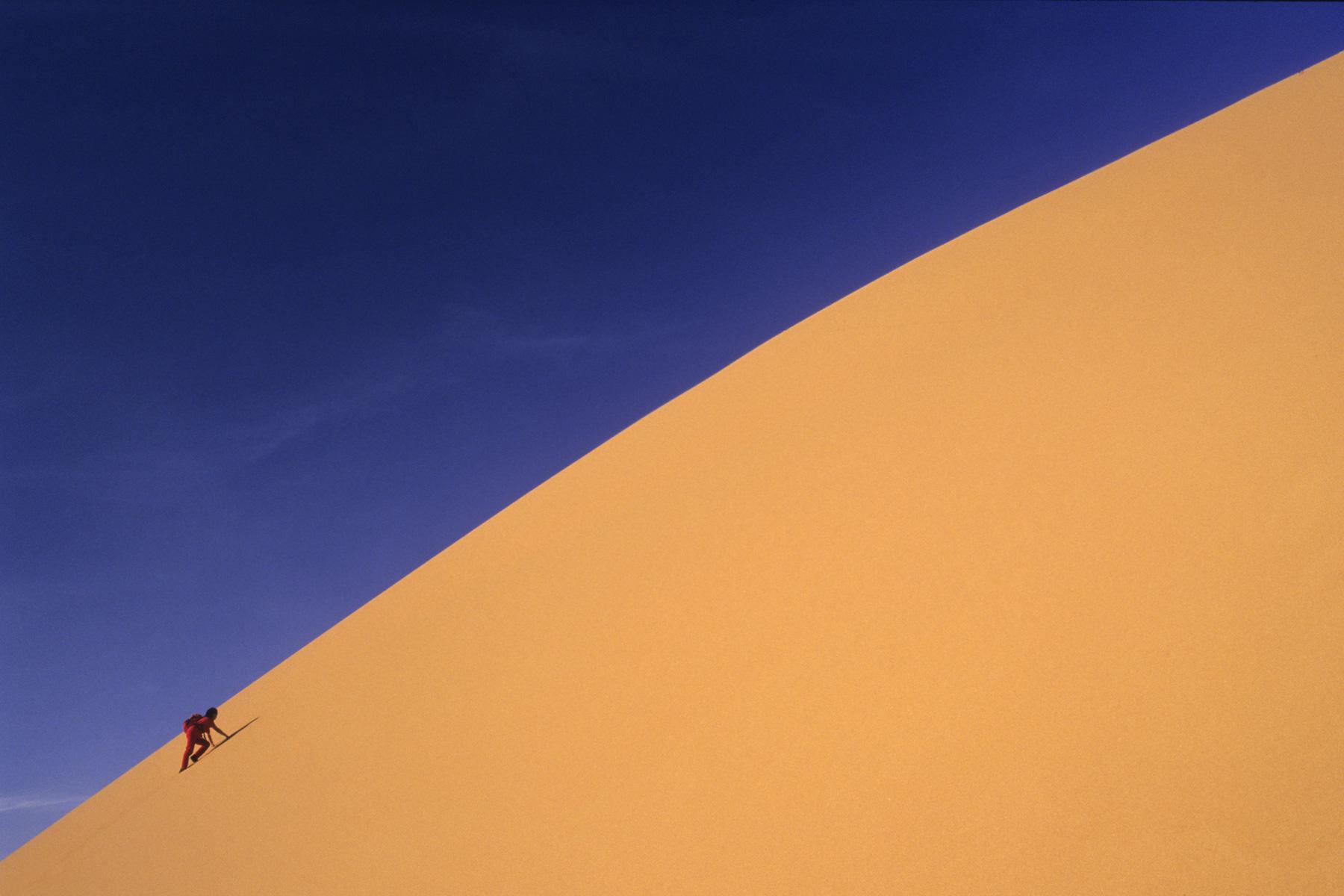 Dunes de Merzouga. Ascension de la dune.