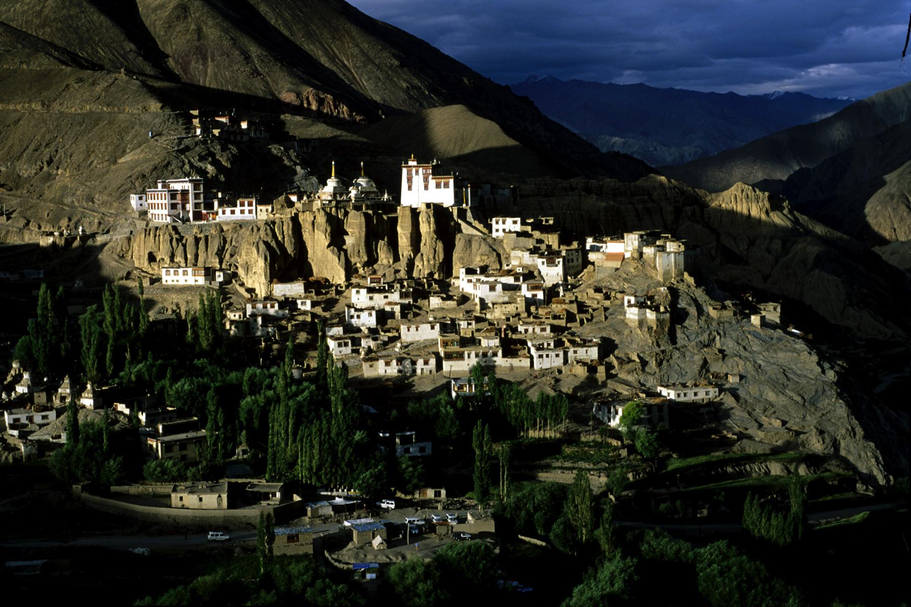 Laddakh.Trek Lamayuru - Padum. Village et monastère de Lamayuru.