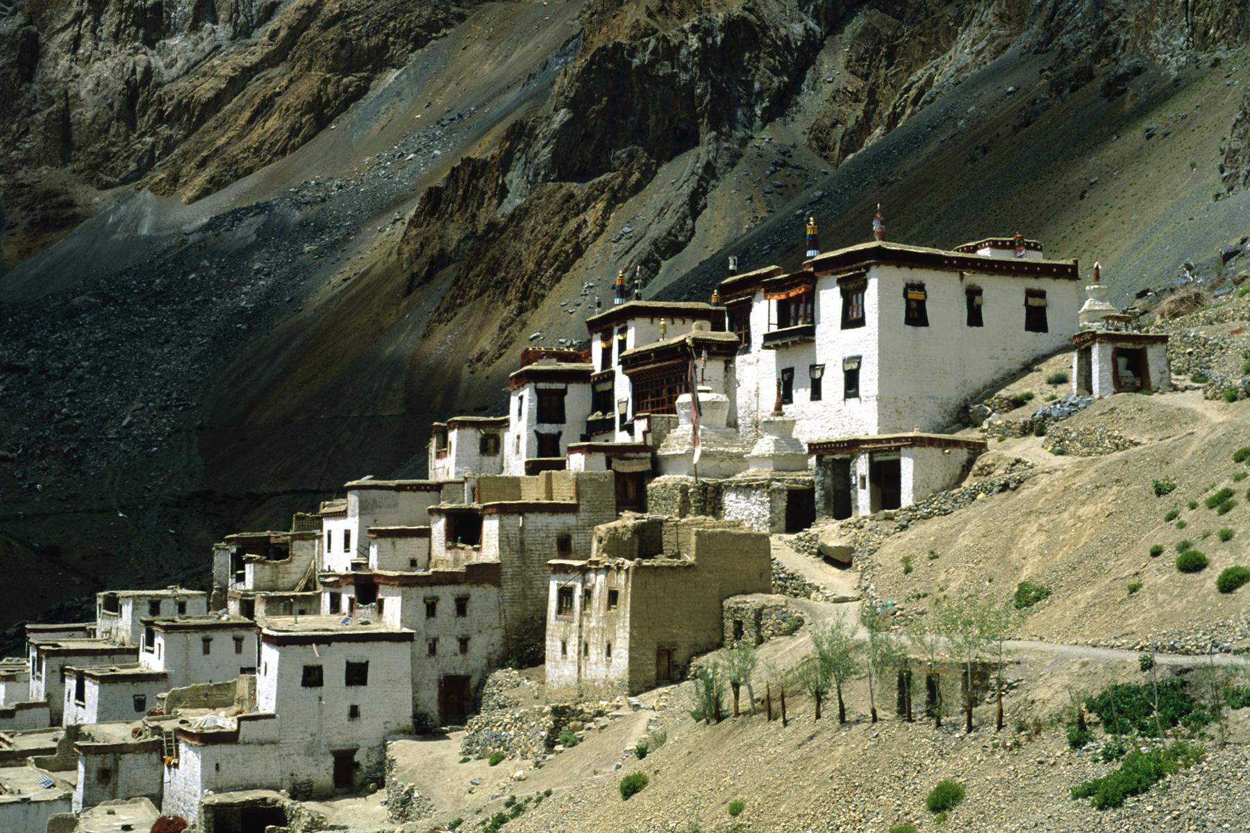 Laddakh. Trek Lamayuru - Padum. Village et monastère de Lingshed.